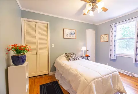 Bedroom - 839 Crouch Dr, Pendleton, SC 29670 photo 2 of 5