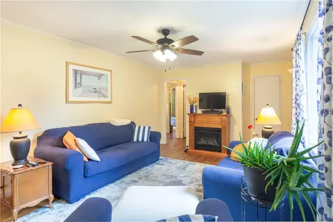 Living - 839 Crouch Dr, Pendleton, SC 29670 photo 2 of 3