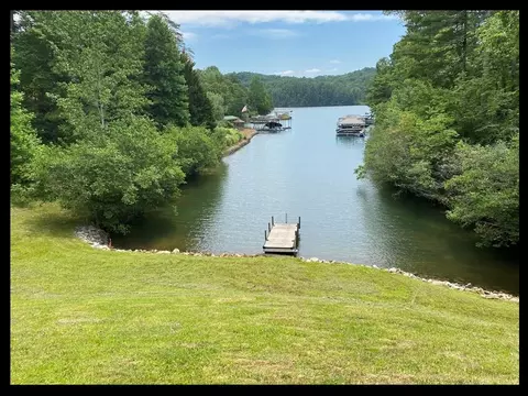 49 Longshore Dr, Salem, SC 29676