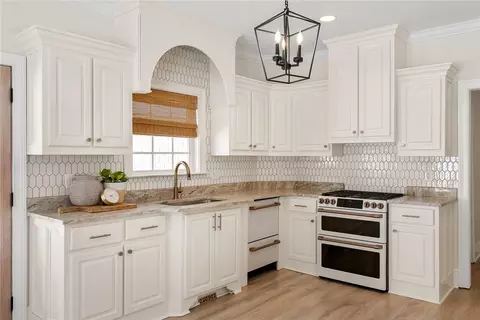 Kitchen - 105 Caversham Ln, Anderson, SC 29621 photo 2 of 5