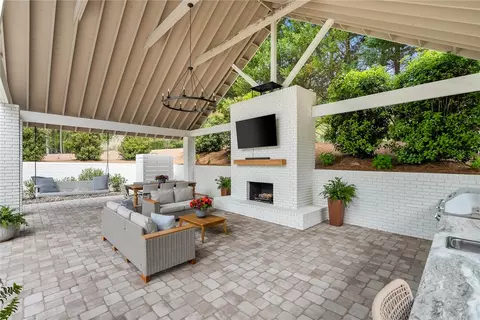 Exterior - 105 Caversham Ln, Anderson, SC 29621 photo 4 of 15