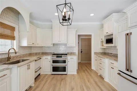 Kitchen - 105 Caversham Ln, Anderson, SC 29621 photo 3 of 5