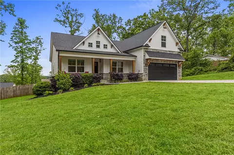 604 Robin Hood Ln, Anderson, SC 29621