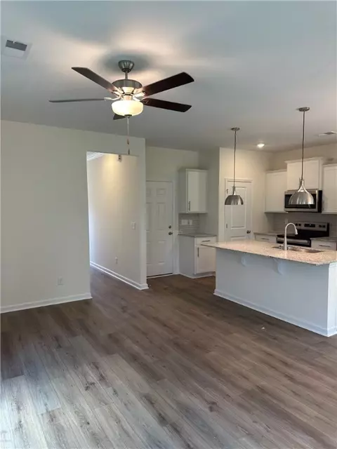 210 Brown Cir, Easley, SC 29642 photo 3