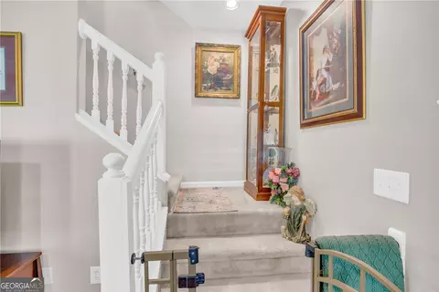 Entry Way - 20 Shenandoah Dr, Toccoa, GA 30577 photo 3 of 4