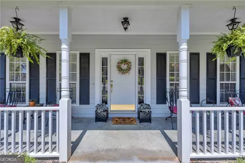 Exterior - 20 Shenandoah Dr, Toccoa, GA 30577 photo 4 of 5