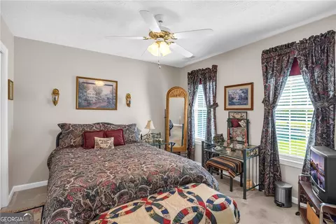 Bedroom - 20 Shenandoah Dr, Toccoa, GA 30577 photo 2 of 7