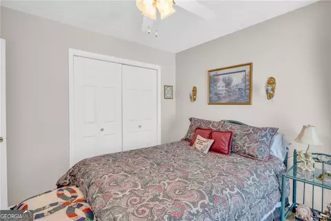 Bedroom - 20 Shenandoah Dr, Toccoa, GA 30577 photo 3 of 7