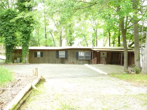 24 Madden Dr, Abbeville, SC 29620