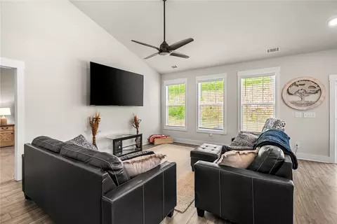 112 Grange Valley Ln, Central, SC 29630 photo 5