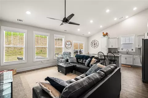 112 Grange Valley Ln, Central, SC 29630 photo 7