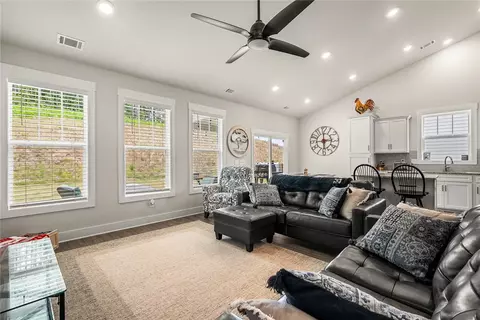 112 Grange Valley Ln, Central, SC 29630 photo 8