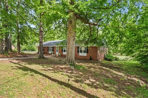 40 Amy Ln, Taylors, SC 29687