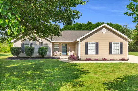 113 Yellow Pine Dr, Anderson, SC 29626
