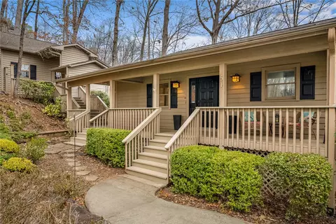 51 Commodore Dr, Salem, SC 29676