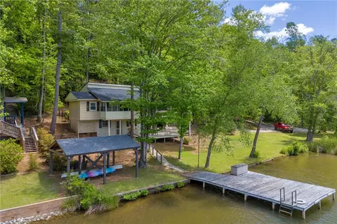 619 Crossland Creek Ct, Tamassee, SC 29686