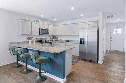 Kitchen - 20 Karkinnen Ct, Pendleton, SC 29670 photo 2 of 3