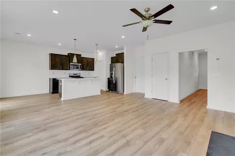 Living - 205 Brown Cir, Easley, SC 29642 photo 3 of 3