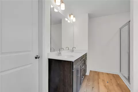 Bath - 205 Brown Cir, Easley, SC 29642 photo 3 of 3