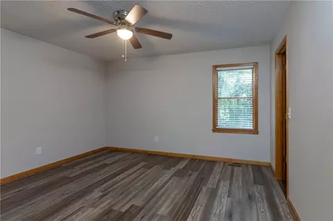 124 S Spring St, Central, SC 29630 photo 17