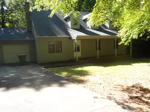 124 S Spring St, Central, SC 29630 photo 3