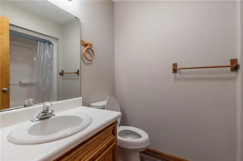 124 S Spring St, Central, SC 29630 photo 27