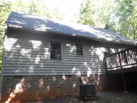 124 S Spring St, Central, SC 29630 photo 4