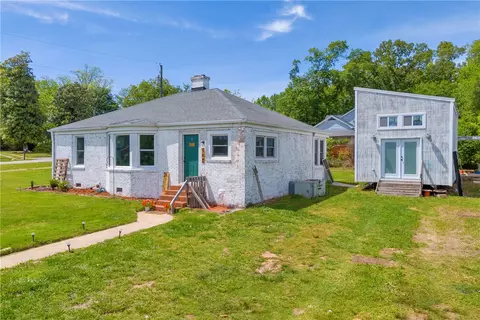 501 E South 4th St, Seneca, SC 29678