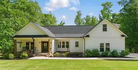 109 Yamassee Trl, Belton, SC 29627