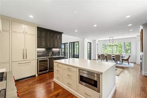 Kitchen - 134 Gnarled Pine Ct, Sunset, SC 29685 photo 5 of 5