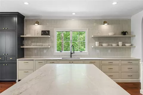 Kitchen - 134 Gnarled Pine Ct, Sunset, SC 29685 photo 3 of 5