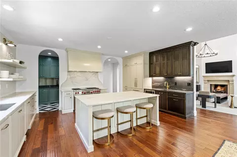 Kitchen - 134 Gnarled Pine Ct, Sunset, SC 29685 photo 2 of 5