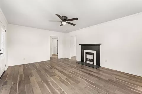 Living - 655 Mcclure Rd, Anderson, SC 29626 photo 2 of 3