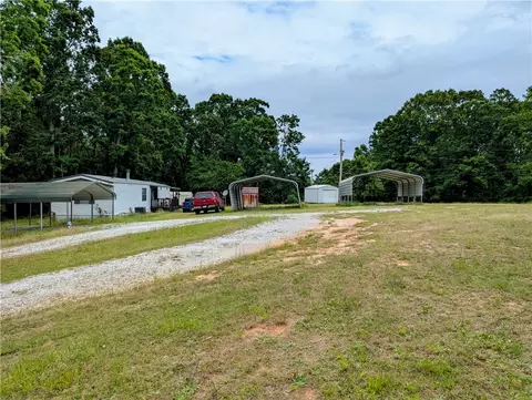 882 Horseshoe Rd, Honea Path, SC 29654 photo 2