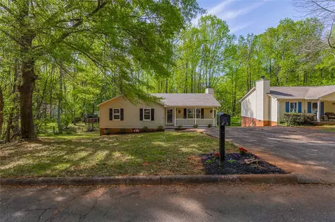 1012 Kens Pl, Taylors, SC 29687