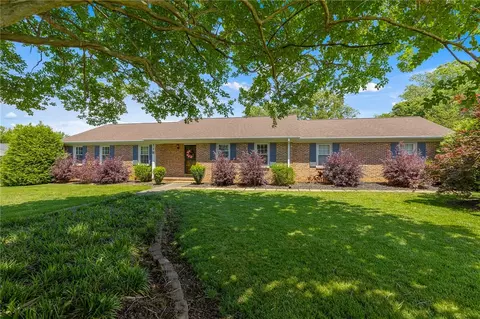 118 Cannon Ln, Easley, SC 29640