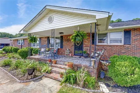 203 Greenmeadow Cir, Anderson, SC 29626