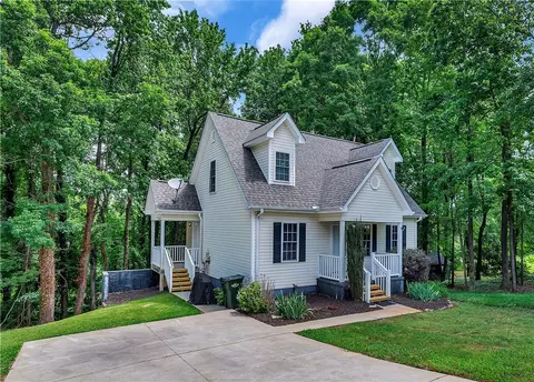 205 Washington Ave, Easley, SC 29640 photo 3