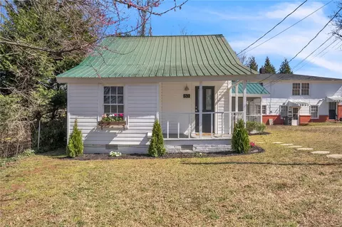60 N Humphrey St, Inman, SC 29349