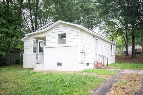 702 W 5th Ave, Easley, SC 29640 photo 2