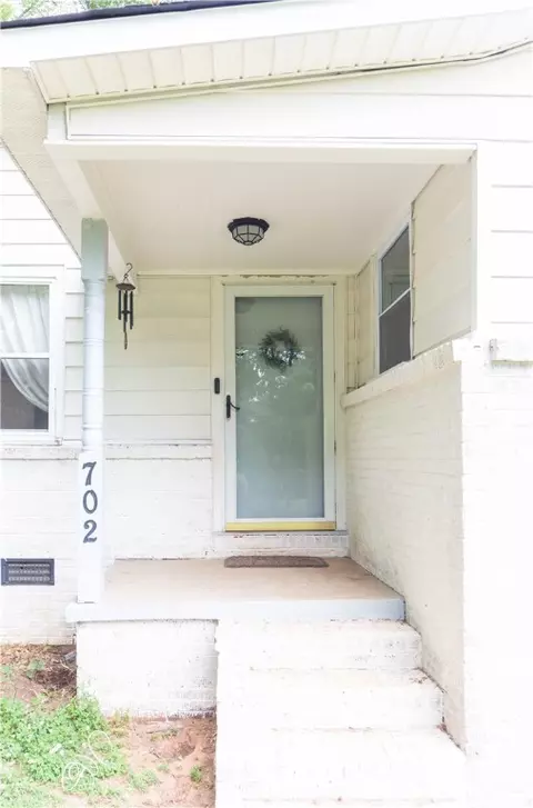 702 W 5th Ave, Easley, SC 29640 photo 4