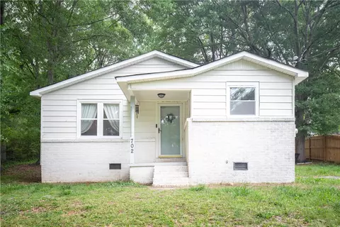 702 W 5th Ave, Easley, SC 29640