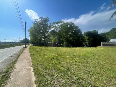 519 E North Ave, Westminster, SC 29693