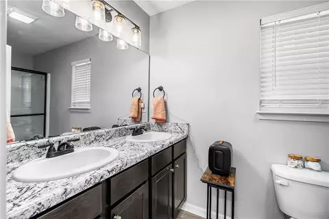 Bath - 600 Brook St, Honea Path, SC 29654 photo 1 of 3