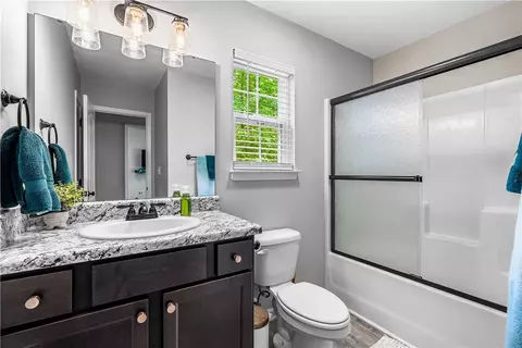 Bath - 600 Brook St, Honea Path, SC 29654 photo 3 of 3