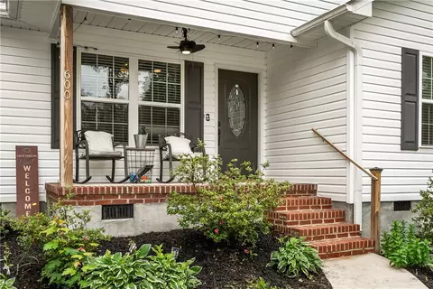 Exterior - 600 Brook St, Honea Path, SC 29654 photo 2 of 3