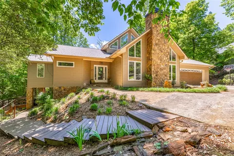 290 Coves End Pt, Seneca, SC 29678