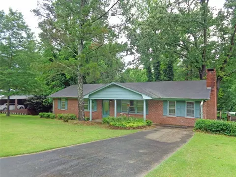 201 Emory Dr, Hartwell, GA 30643