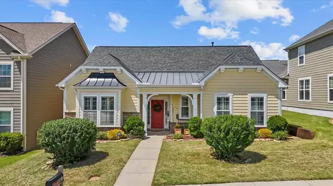 6 Kelvyn St, Greer, SC 29651