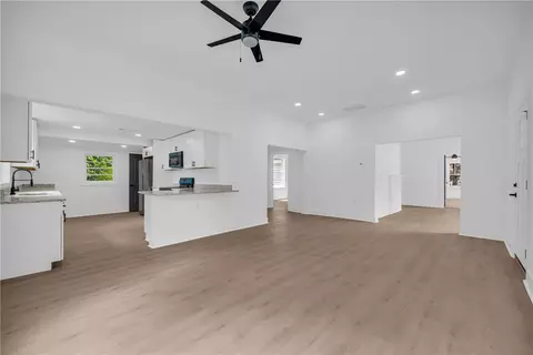 Living - 904 E Main St, Seneca, SC 29678 photo 3 of 6